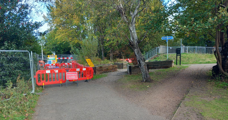 Walkway fenced off in Balgreen for safety reasons 